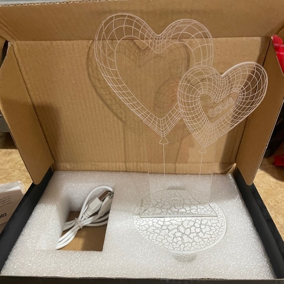 Heart-Shaped LED Light Decor with Love Design - Picture 2 of 4